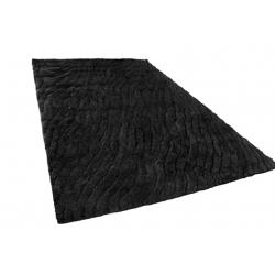 Ručně vyráběný indický koberec od značky I+I Reflection v černé barvě, materiál vlna v kombinaci s viskozou, rozměr 2500 x 1700mm. Původní cena 57 732,- Kč, nová cena po slevě 25 000,-Kč